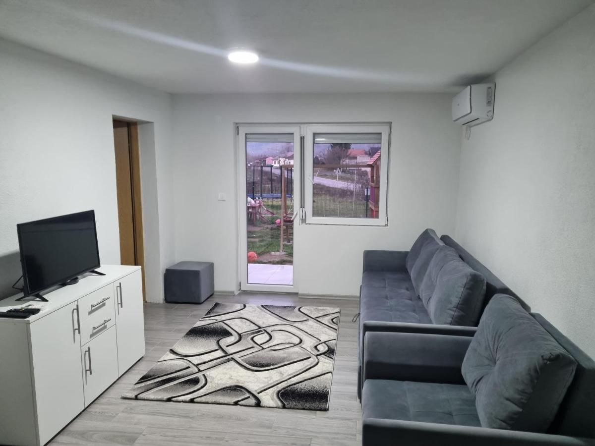 Apartman „Skobic” วิเชกราด ภายนอก รูปภาพ